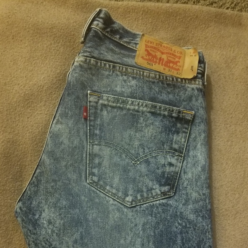 Levis